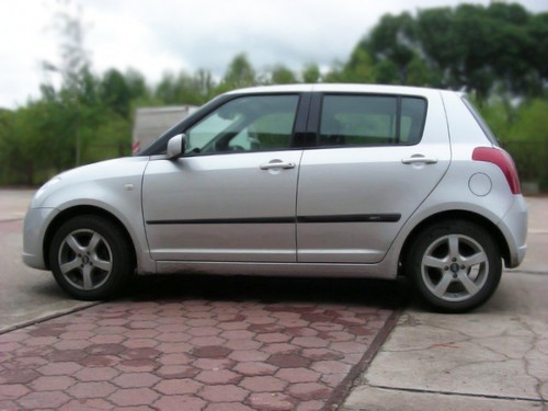 Seitenleisten-Satz f�r Suzuki Swift Steilheck 5-T�rer 2005-2010