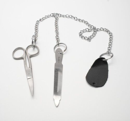 Schwestern Set, mit Nagelschere und Nagelfeile an Kette