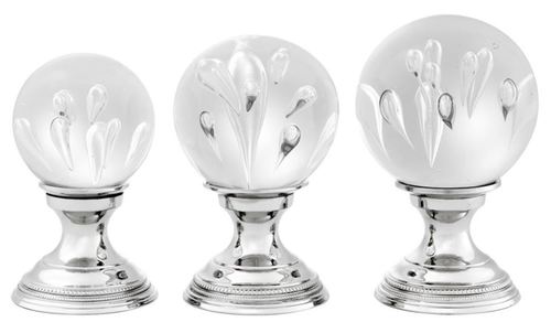 Casa Padrino Luxus Wohnzimmer Deko 3er Set Silber - Glas Kugeln mit Messing Sockel 