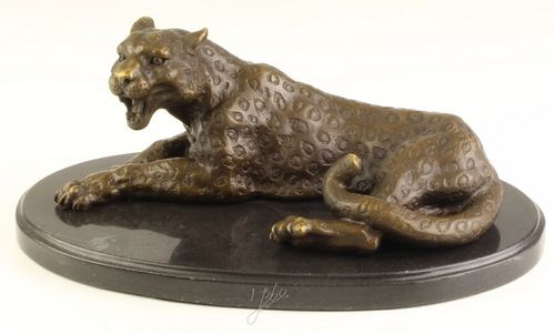 Casa Padrino Luxus Bronzefigur / Skulptur Leopard auf Marmorsockel 28,4 x 16,5 x H. 11,4 cm - Wohnzimmer Dekoration bronze