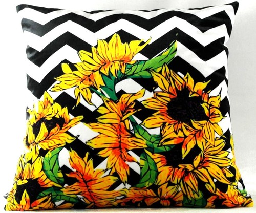 Casa Padrino Luxus Deko Kissen Virginia Sunflowers Schwarz / Wei� / Mehrfarbig 45 x 45 cm - Feinster Samtstoff - Wohnzimmer Kissen