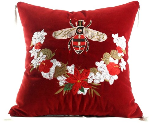 Casa Padrino Luxus Deko Kissen mit Troddeln Bee Rot / Mehrfarbig 45 x 45 cm - Feinster Samtstoff - Luxus Deko Accessoires