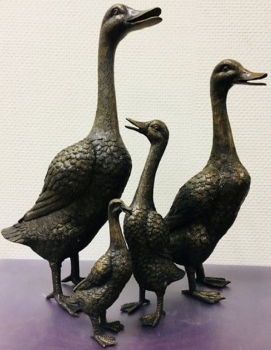 Casa Padrino Luxus Bronzefiguren Set Entenfamilie Bronze / Gold 15 x 15 x H. 53 cm - Luxus Dekofiguren