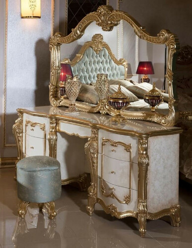 Casa Padrino Luxus Barock Schlafzimmer Set Wei� / Beige / Gold / Hellblau - 1 Barock Schminkkommode & 1 Barock Spiegel & 1 Barock Hocker - Barock Schlafzimmer M�bel - Edel & Prunkvoll