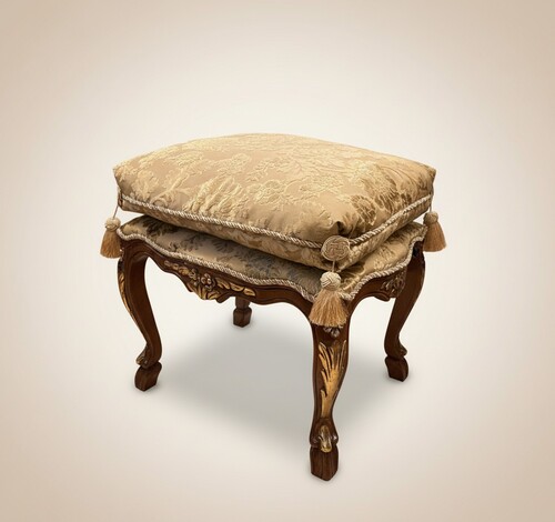 Pomp��s by Casa Padrino Luxus Barock Sitzhocker mit Sitzkissen Beige Muster / Braun / Gold - Pomp��ser Barock Hocker designed by Harald Gl��ckler - Barock M�bel - Edel & Prunkvoll