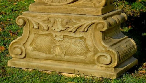 Casa Padrino Barock Sockel 80 x 36 x H. 40 cm - Prunkvoller Gartensockel im Barockstil - Gartendeko Stein Sockel - Barock Garten Deko Accessoires - Barock Terrassen Deko Accessoires