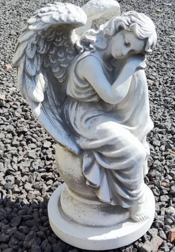 Casa Padrino Jugendstil Garten Deko Skulptur Engel auf Kugel Grau H. 39 cm - Elegante Garten Deko Stein Figur - Barock & Jugendstil Garten Deko Accessoires - Garten Deko Skulpturen