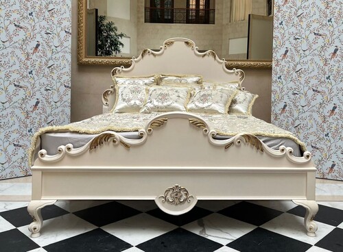 Pomp��s by Casa Padrino Luxus Barock Doppelbett Provence Creme / Gold - designed by Harald Gl��ckler