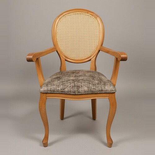 Casa Padrino Armlehnstuhl Naturfarben / Grau - Esszimmerstuhl mit Rattan R�ckenlehne