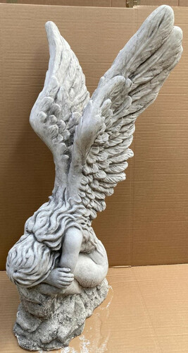 Casa Padrino Barock Deko Skulptur Frau mit Fl�gel Wei� / Grau 56 x 63 x H. 110 cm - Garten Deko Stein Figur - Barock Garten & Terrassen Deko Accessoires