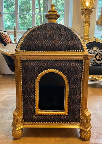 Pomp��s by Casa Padrino Barock Katzenhaus Lila / Gold - Pomp��ser Katzen Tempel designed by Harald Gl��ckler - Pomp��se Tierm�bel im Barockstil