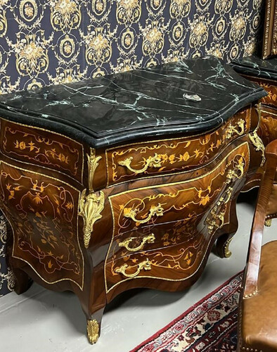 Casa Padrino Barock Kommode Braun Intarsien / Gold / Schwarz - Handgefertigte Massivholz Kommode mit 4 Schubladen und Marmorplatte - Barock M�bel