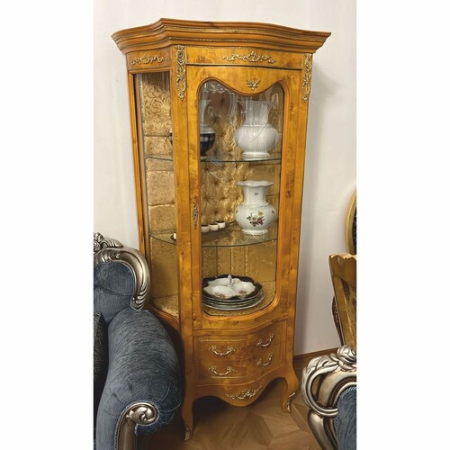 Casa Padrino Barock Vitrine Vogelaugenahorn / Gold / Messing H. 175 cm - 1B Ware