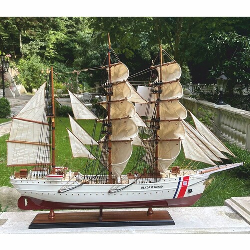 Casa Padrino Deko Segelschiff US Coast Guard Wei� / Braun 97 cm - Modellschiff
