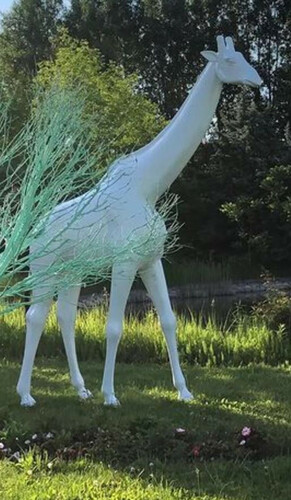 Casa Padrino Designer Deko Skulptur Giraffe Wei� H. 320 cm - Riesige Dekofigur - Lebensgro�e Tierfigur - Wetterbest�ndige Gartendeko Figur XXL Skulptur