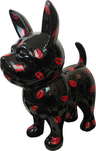 Casa Padrino Designer Dekofigur Chihuahua Hund Schwarz / Rot H. 91 cm - Wetterbest�ndige Deko Skulptur - Wohnzimmer Deko - Garten Deko - Designer Deko Tierfigur