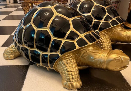 Casa Padrino Luxus XXL Dekofigur Schildkr�te Gold / Schwarz 110 x 48 x H. 45 cm - Wetterbest�ndige XXL Deko Skulptur - Wohnzimmer Deko - Garten Deko - Luxus XXL Deko Tierfigur