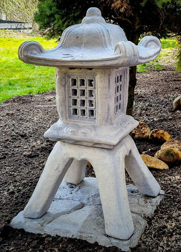 Casa Padrino Garten Leuchte im Japanischen Stil Pagode Grau 39 x 39 x H. 71 cm - Garten & Terrassen Leuchte - Wetterbest�ndige Garten Laterne - Garten Terrassen Beleuchtung