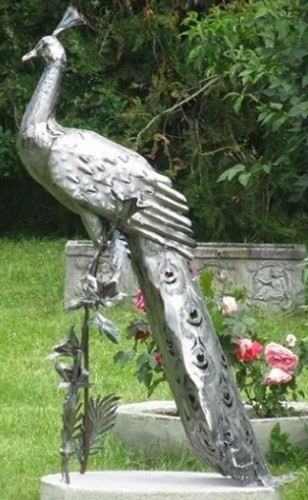 Casa Padrino Gartendeko Skulptur Pfau Silber 50 x 75 x H. 118 cm - Elegante Edelstahl Gartendeko Figur - Wetterbest�ndige Gartenfigur