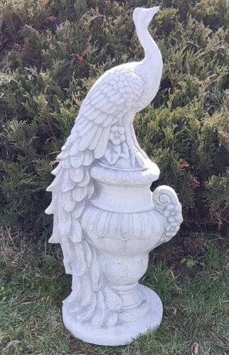 Casa Padrino Barock Garten Deko Skulptur Pfau auf Vase Wei� / Grau H. 82 cm - Prunkvolle Garten Deko Stein Figur - Barock Garten Deko Accessoires - Barock Garten Skulpturen