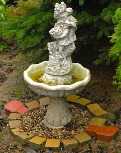 Casa Padrino Jugendstil Gartenbrunnen Kinder & Trauben Grau  46 x H. 97 cm - Barock & Jugendstil Brunnen - Gartendeko 