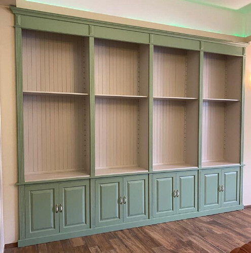 Casa Padrino Landhausstil Schrank Gr�n / Beige 421 x 52 x H. 323 cm - Riesiger Massivholz Schrank mit 8 T�ren - Massivholz M�bel - Landhausstil M�bel