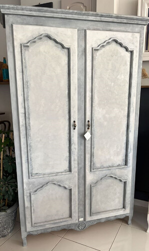 Casa Padrino Landhausstil Schrank Grau 111 x 40 x H. 194 cm - Landhausstil Massivholz Schrank mit 2 T�ren - Landhausstil Massivholz M�bel