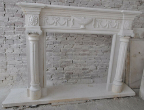 Casa Padrino Luxus Barock Kaminumrandung Beige 150 x 30 x H. 120 cm - Prunkvolle Kamin Umrandung aus hochwertigem Marmor - Barock Kamin Deko Accessoires - Edel & Prunkvoll