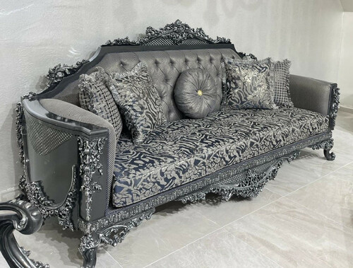 Casa Padrino Luxus Barock Sofa Grau / Silber - Prunkvolles Wohnzimmer Sofa - Barockstil Wohnzimmer M�bel - Luxus M�bel im Barockstil - Barock Einrichtung - Edel & Prunkvoll