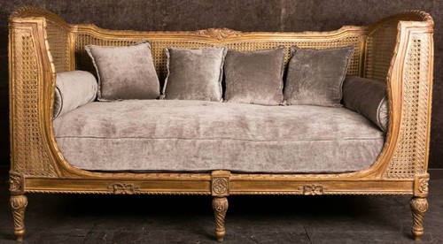 Casa Padrino Luxus Barock Sofa mit Kissen Braun / Taupe 187 x 89 x H. 103 cm - Handgefertigtes Sofa im Antik Stil - Wohnzimmer M�bel