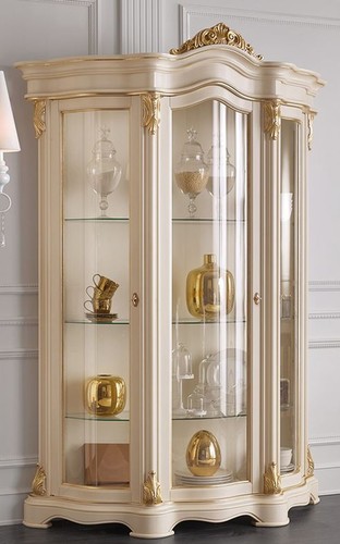 Casa Padrino Luxus Barock Wohnzimmer Vitrine Creme / Gold 155 x 54 x H. 227 cm - Prunkvoller Barock Vitrinenschrank mit 3 Glast�ren - Edle Barock M�bel