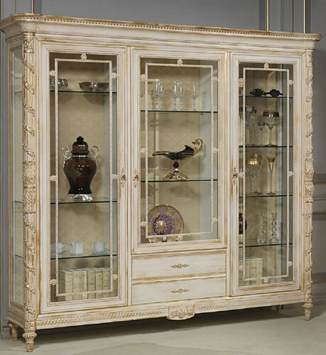 Casa Padrino Luxus Barock Vitrine Wei� / Gold - Edler Massivholz Vitrinenschrank mit 3 Glast�ren und 2 Schubladen - Hotel M�bel - Schloss M�bel - Luxus Qualit�t - Made in Italy