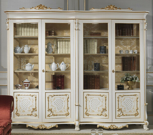 Casa Padrino Luxus Barock Vitrine Wei� / Creme / Beige / Gold 276 x 60 x H. 230 cm - Edler Massivholz Vitrinenschrank mit 4 T�ren - Barock Wohnzimmer M�bel - Luxus Qualit�t