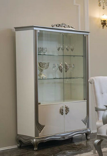 Casa Padrino Luxus Barock Vitrine Wei� / Silber 111 x 49 x H. 193 cm - Edler Massivholz Vitrinenschrank mit 4 T�ren - Barock M�bel