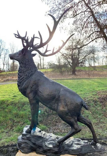 Casa Padrino Luxus Bronze Deko Skulptur Hirsch 196 x 130 x H. 269 cm - Riesiege Bronze Skulptur - Lebensgro�e Tierfigur - XXL Bronze Hirsch Figur - XXL Garten Skulptur - Luxus Garten Deko