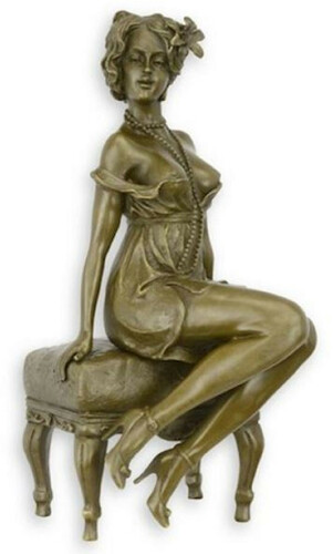 Casa Padrino Luxus Barock Bronze Figur Frau mit Hocker 12,4 x 10,7 x H. 24,5 cm - Bronze Skulptur - Dekofigur - Barock Deko Accessoires