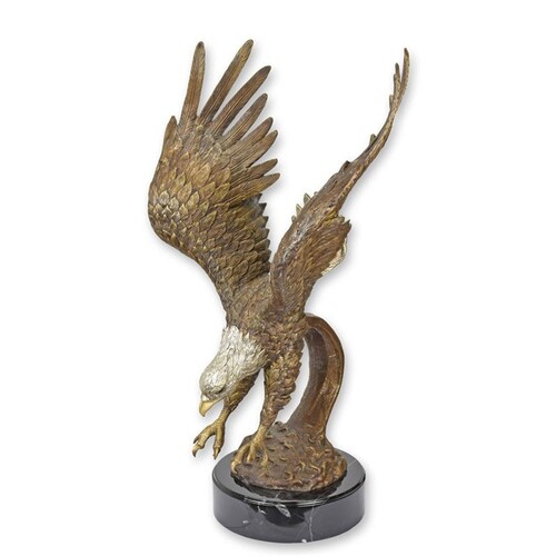 Casa Padrino Luxus Bronze Skulptur Adler im Sturzflug Bronze / Gold / Schwarz 50 x H. 84 cm - Bronzefigur mit Marmorsockel - Deko Figur