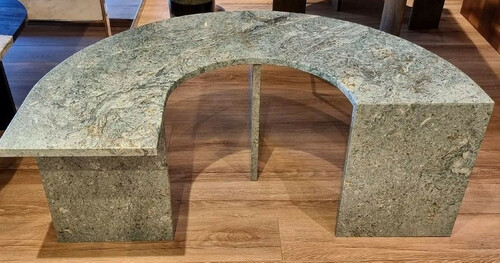 Casa Padrino Luxus Couchtisch Grau 100 x H. 40 cm - Gebogener Marmor Wohnzimmertisch - Wohnzimmer Mbel - Luxus Mbel - Marmor Mbel - Luxus Einrichtung - Wohnzimmer Einrichtung