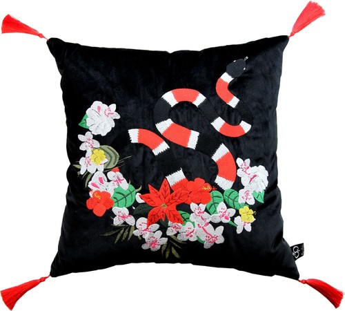 Casa Padrino Luxus Deko Kissen mit Troddeln Snake Schwarz / Mehrfarbig 45 x 45 cm - Feinster Samtstoff - Luxus Qualit�t