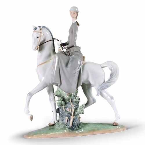 Casa Padrino Luxus Deko Porzellan Skulptur Frau auf Pferd H. 45 cm - Handgefertigt