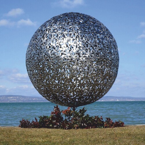 Casa Padrino Luxus Edelstahl Garten Deko Skulptur Kugel Silber  170 x H. 200 cm