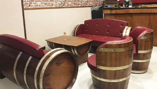 Casa Padrino Luxus Fass M�bel Set Bordeauxrot / Braun / Silber - 2 Sofas & 2 Sessel & 1 Couchtisch - Garten Terrassen Gastronomie Weinfass M�bel - Luxus Kollektion