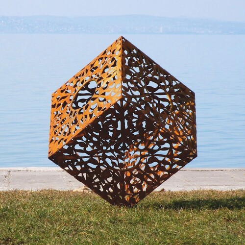 Casa Padrino Luxus Garten Deko Stahl Skulptur W�rfel Rost H. 86 cm - Metall Skulpturen