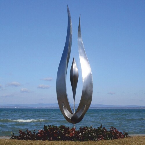 Casa Padrino Luxus Edelstahl Skulptur Silber H. 230 cm - Metall Garten Deko