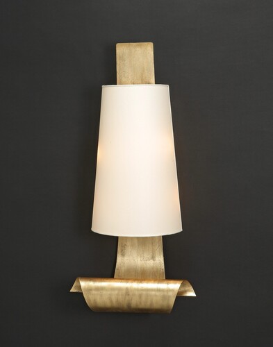 Casa Padrino Luxus Wandleuchte Antikgold B. 37 x H. 75 cm - Handgefertigte Wandleuchte aus Schmiedeeisen mit Voluten - Luxus Kollektion - Edel & Prunkvoll