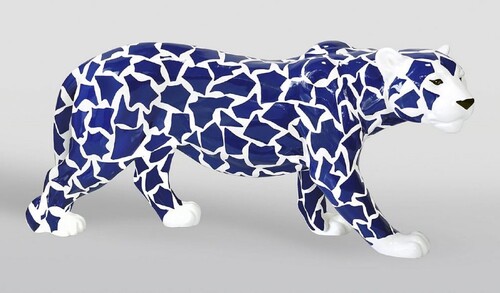 Casa Padrino XXL Deko Skulptur Panther Wei� / Blau 160 x H. 72 cm