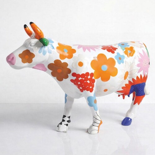 Casa Padrino XXL Deko Skulptur Kuh Wei� / Bunt 220 cm - XXL Garten Figur