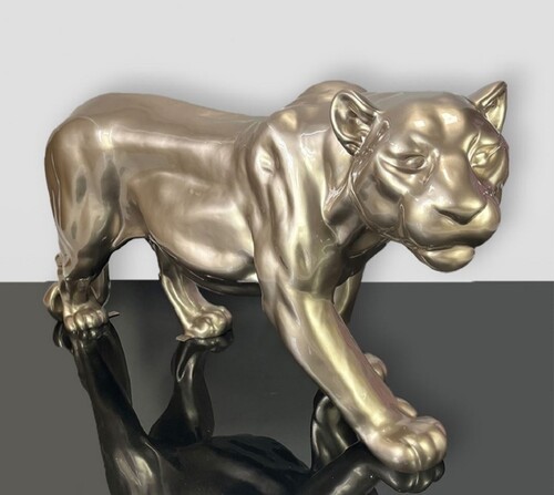 Casa Padrino XXL Deko Skulptur Panther Metallic Gold 160 x H. 72 cm - Lebensgro�e Garten Figur