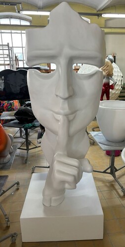 Casa Padrino XXL Deko Skulptur Matt Wei� H. 190 cm - Garten Deko Figur