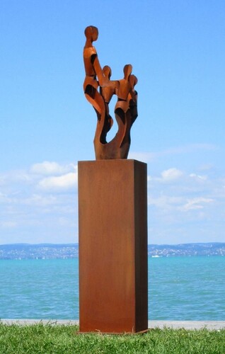 Casa Padrino XXL Garten Deko Metall Skulptur Freunde auf S�ule Rost H. 182 cm